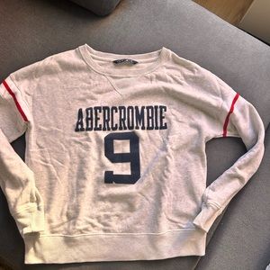 ABERCROMBIE & FITCH crew neck!!